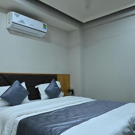 Hotel Sury Villa Ahmadabad Zewnętrze zdjęcie