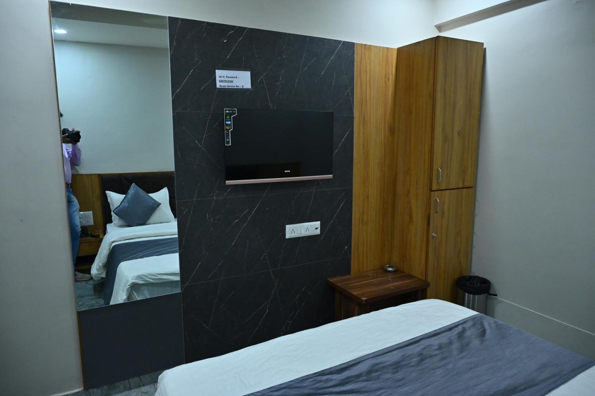 Hotel Sury Villa Ahmadabad Zewnętrze zdjęcie