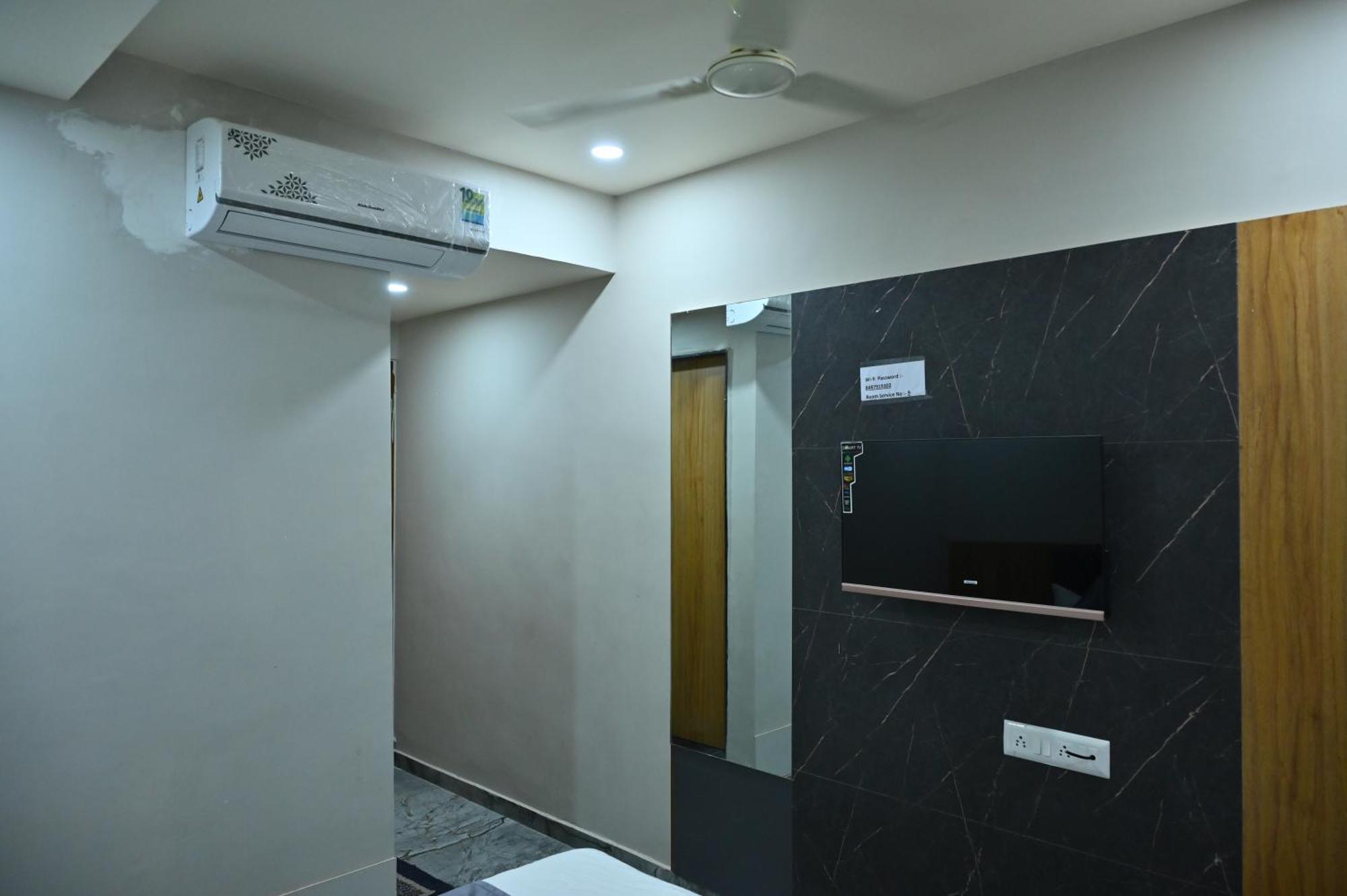 Hotel Sury Villa Ahmadabad Zewnętrze zdjęcie