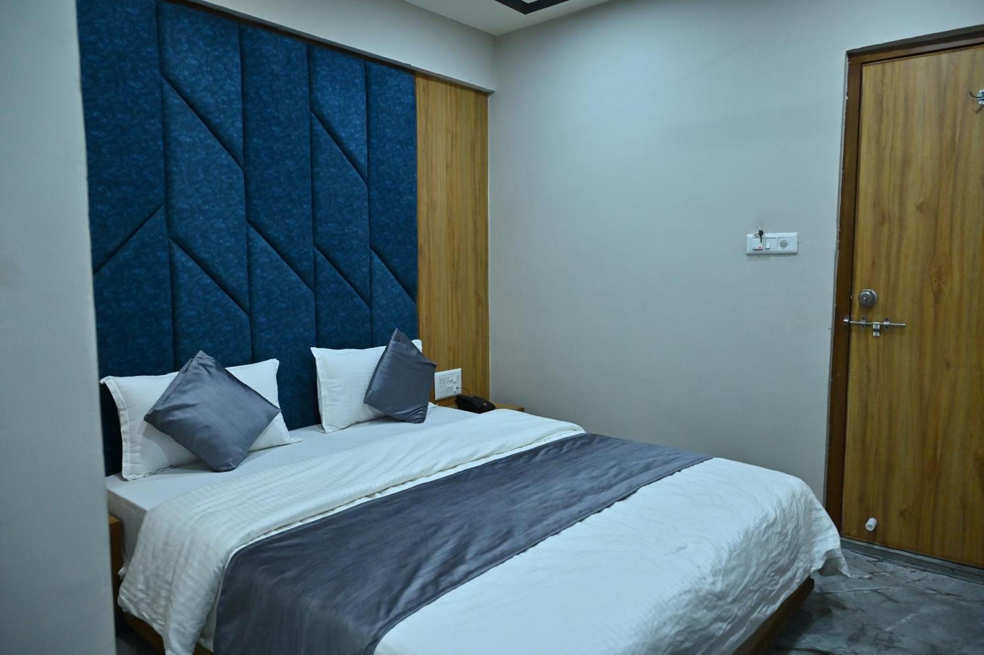 Hotel Sury Villa Ahmadabad Zewnętrze zdjęcie