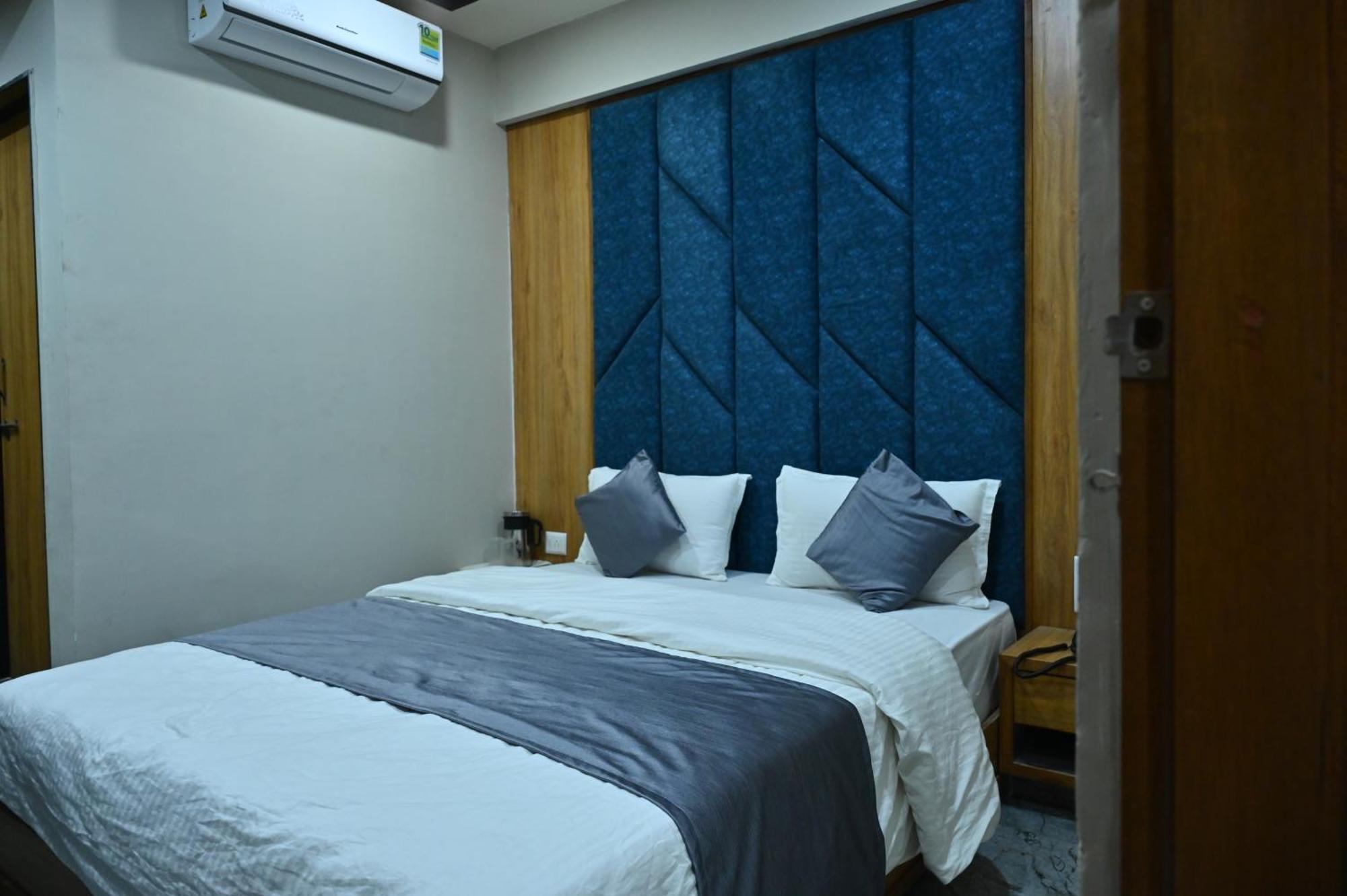Hotel Sury Villa Ahmadabad Zewnętrze zdjęcie