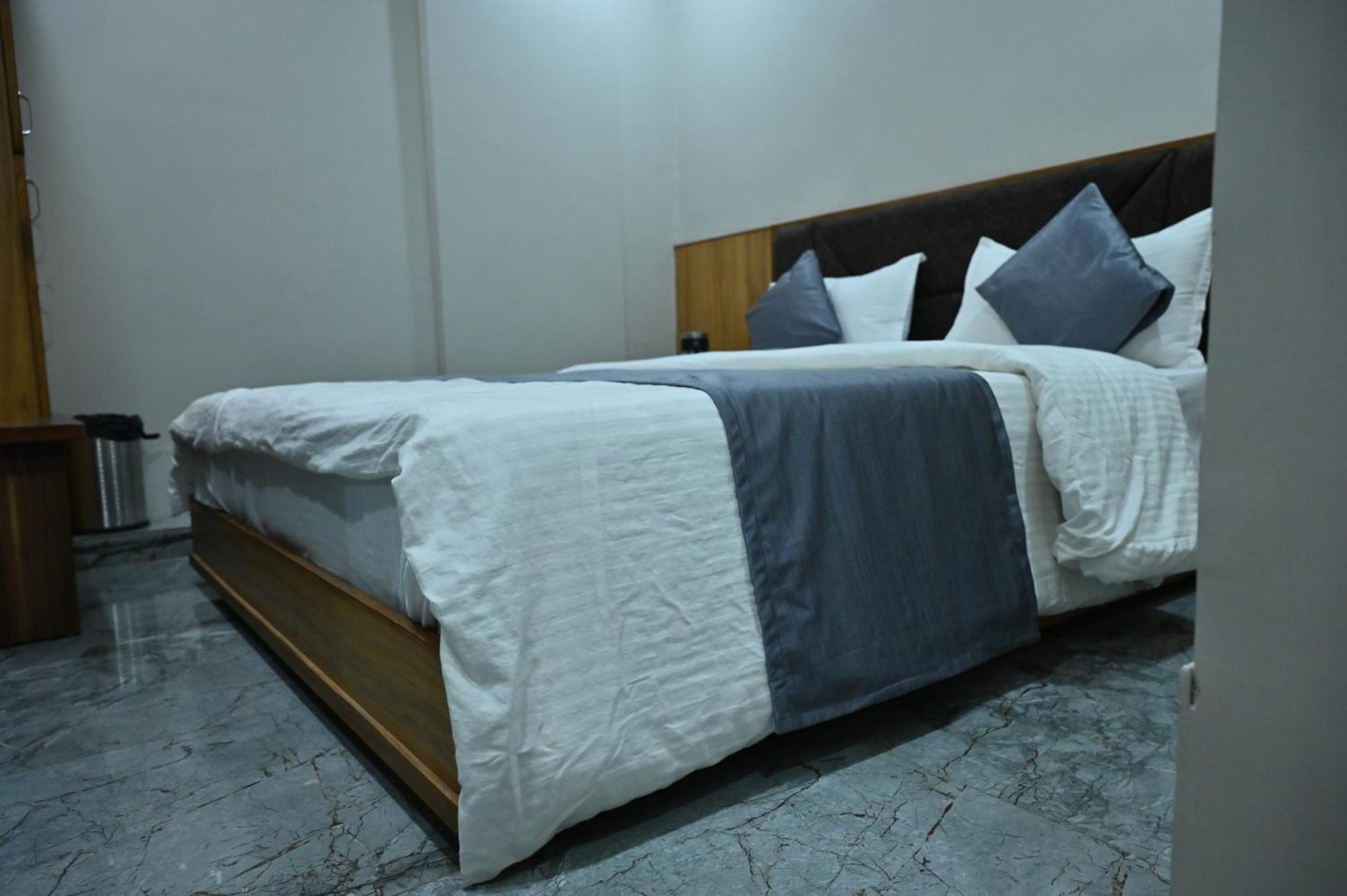Hotel Sury Villa Ahmadabad Zewnętrze zdjęcie
