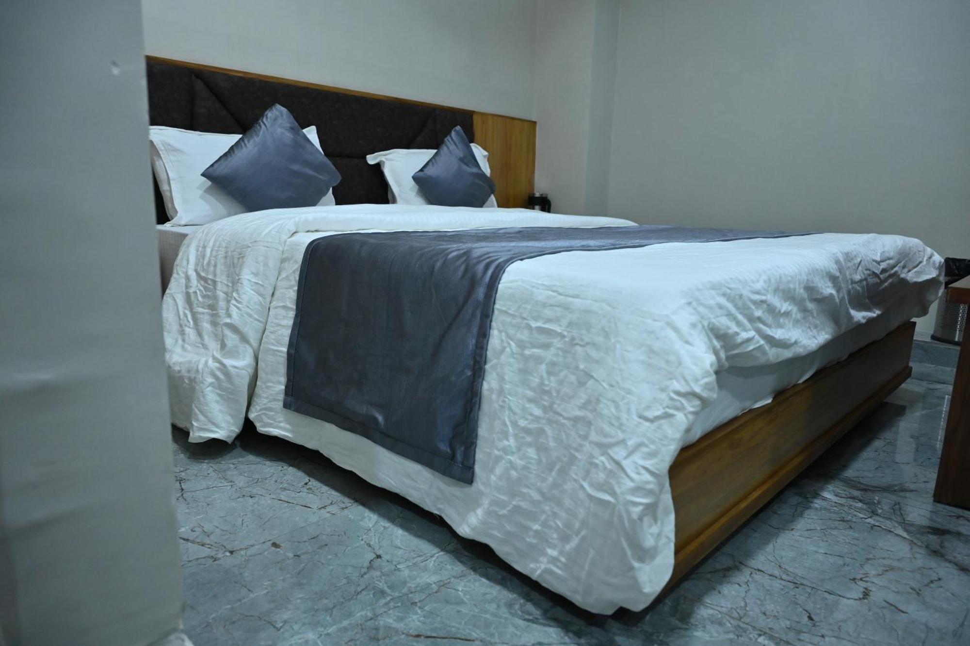 Hotel Sury Villa Ahmadabad Zewnętrze zdjęcie