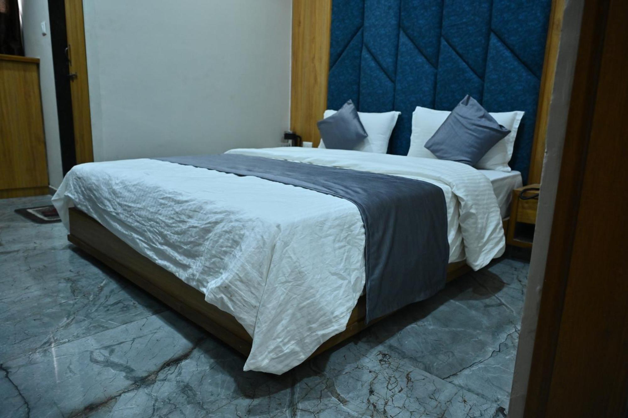 Hotel Sury Villa Ahmadabad Zewnętrze zdjęcie