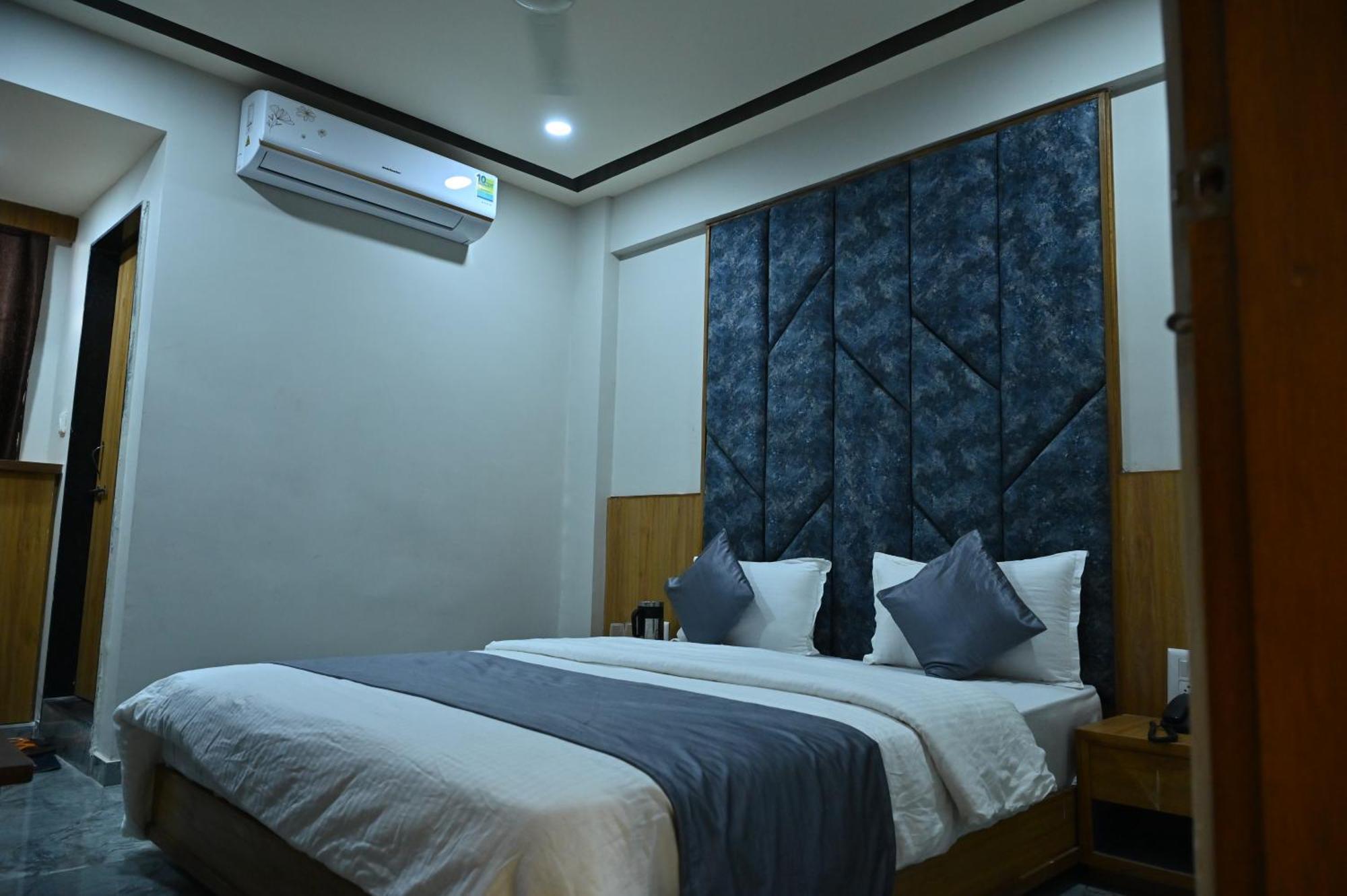 Hotel Sury Villa Ahmadabad Zewnętrze zdjęcie